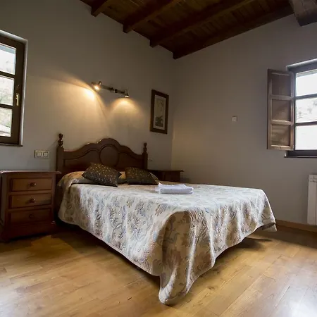 Country house La Casona De La Senda Del Oso La Plaza